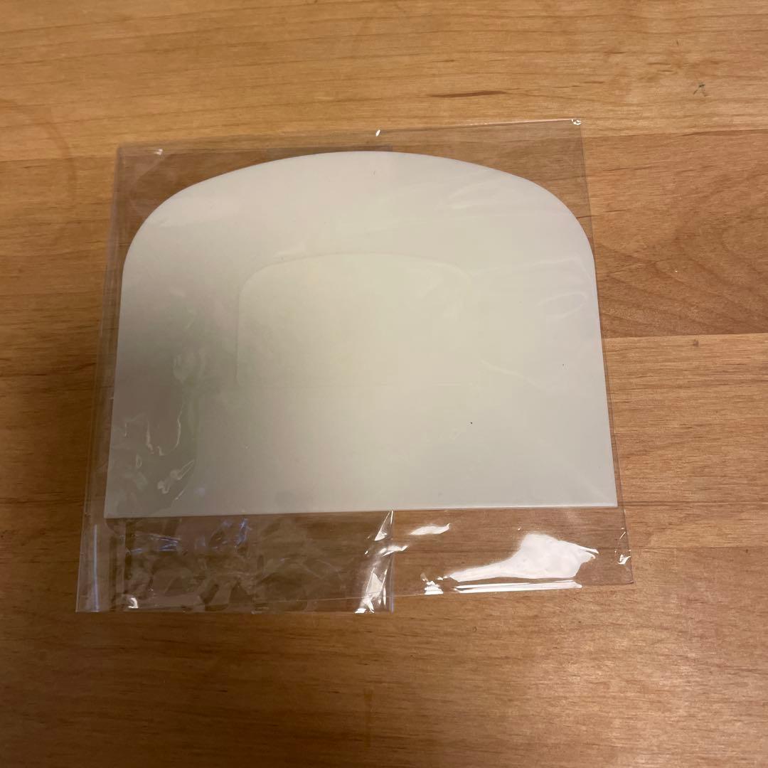 Medium-sized plastic scraper