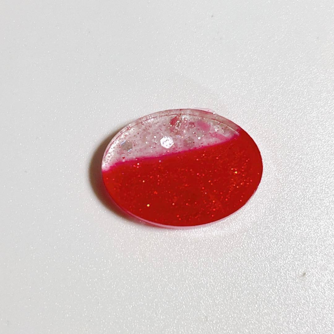 Oval-shaped red and clear obi clasp (with metal fitting)