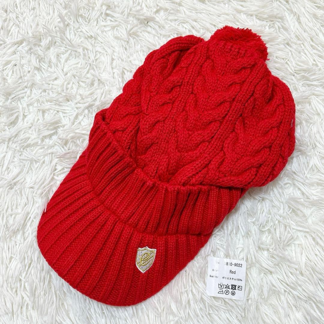 Efficas Cable Knit Hat with Pom-Pom