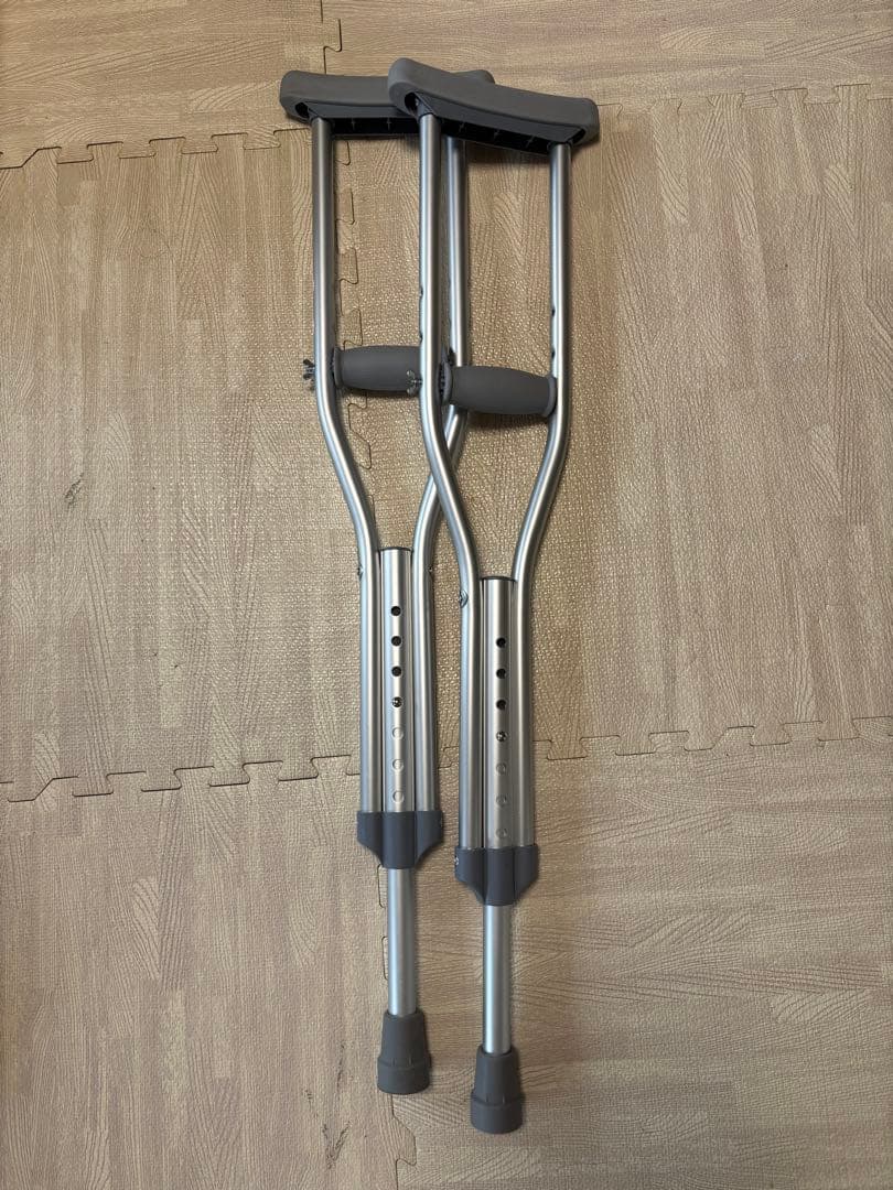 Children's Crutches, SS Size (121cm-137cm), 1.38kg, Adjustable