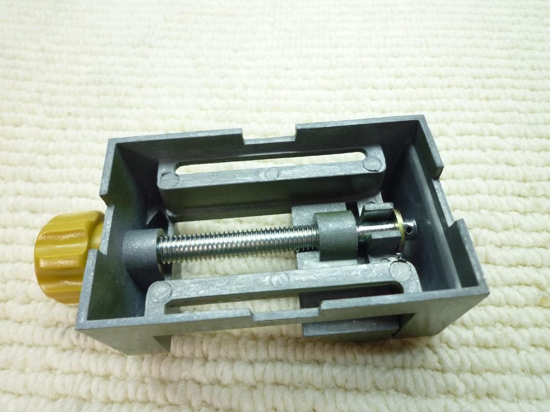 compact vise