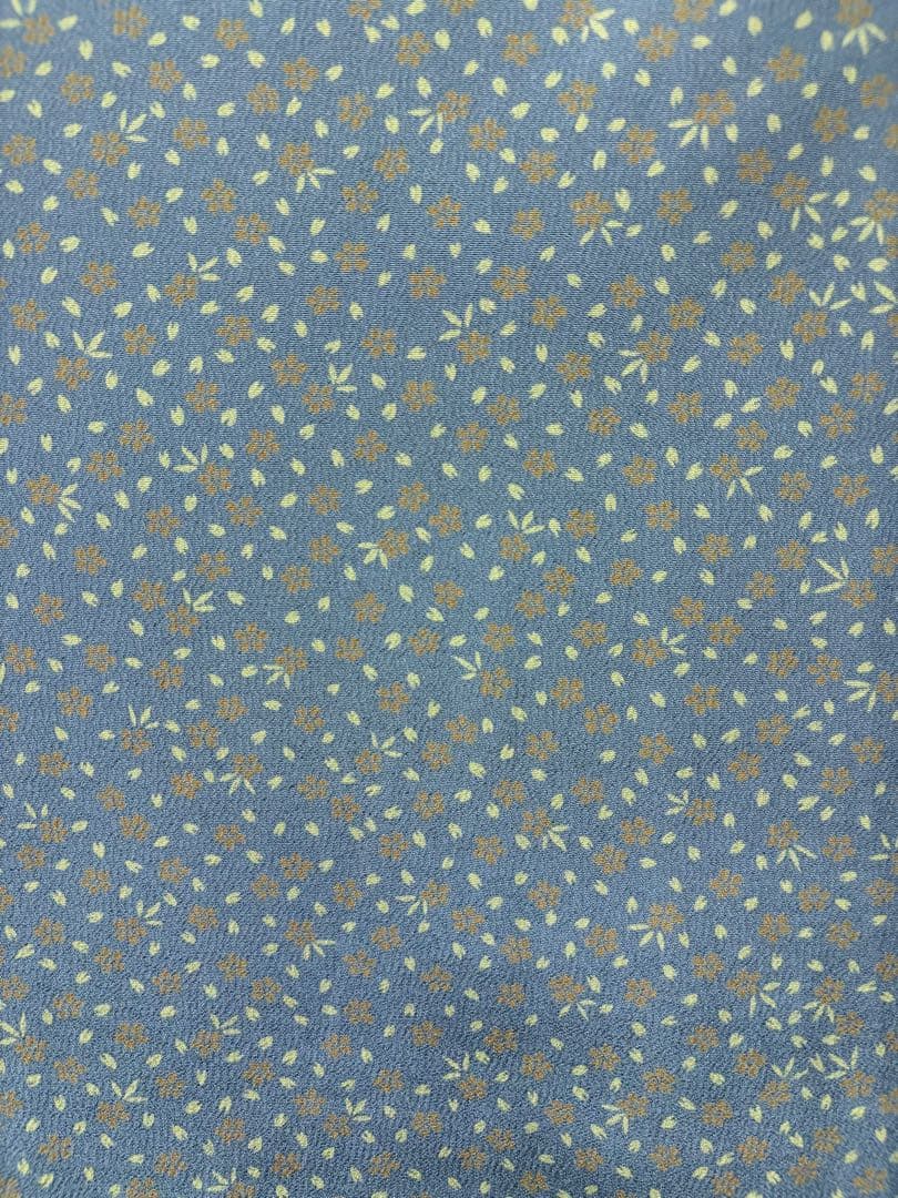 ◆Kimono Relaxation Unlined Kimono with Small Nadeshiko Flower Pattern, Crepe, Pure Silk, Komon Kimono K59