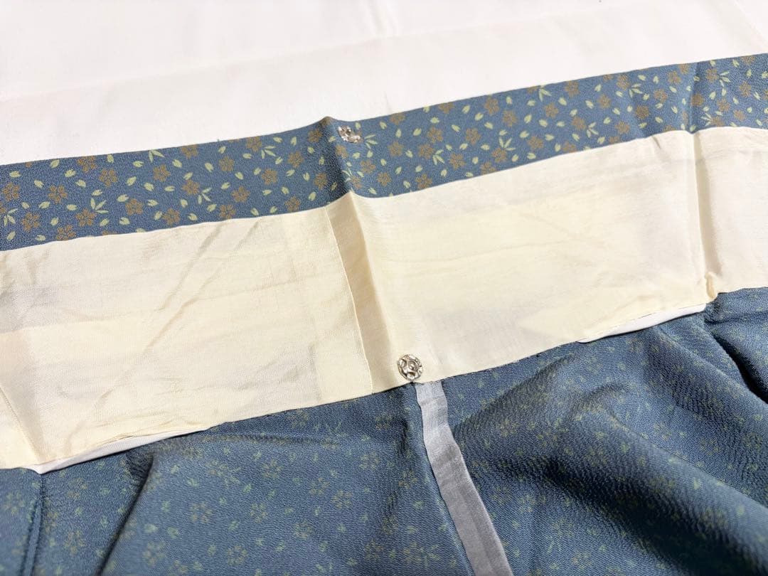 ◆Kimono Relaxation Unlined Kimono with Small Nadeshiko Flower Pattern, Crepe, Pure Silk, Komon Kimono K59