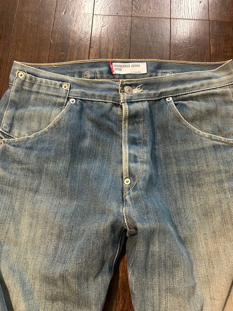 Levis ENGINEERED JEANS

 / 

Size : M <div class=gnlqyh