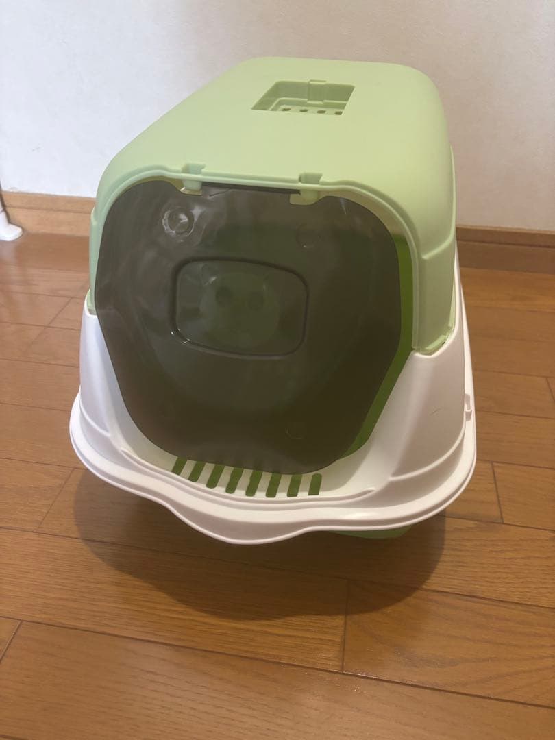 Medium Cat Litter Box with Lid, Green/White