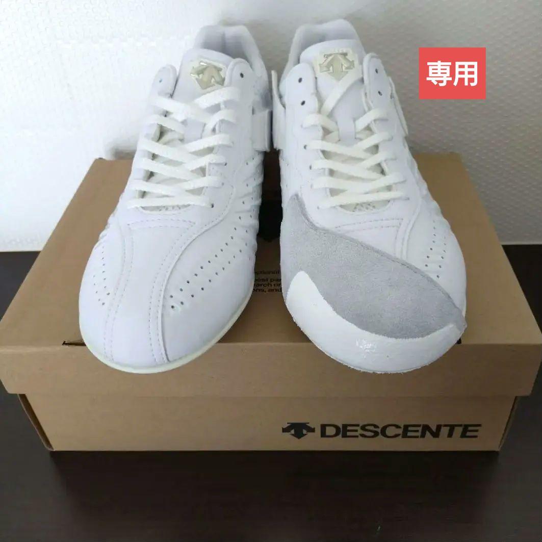 Descente Kounoe Belt Spike 2G Plus White 28.5cm Left-Hand Pitcher's Model with P-Leather