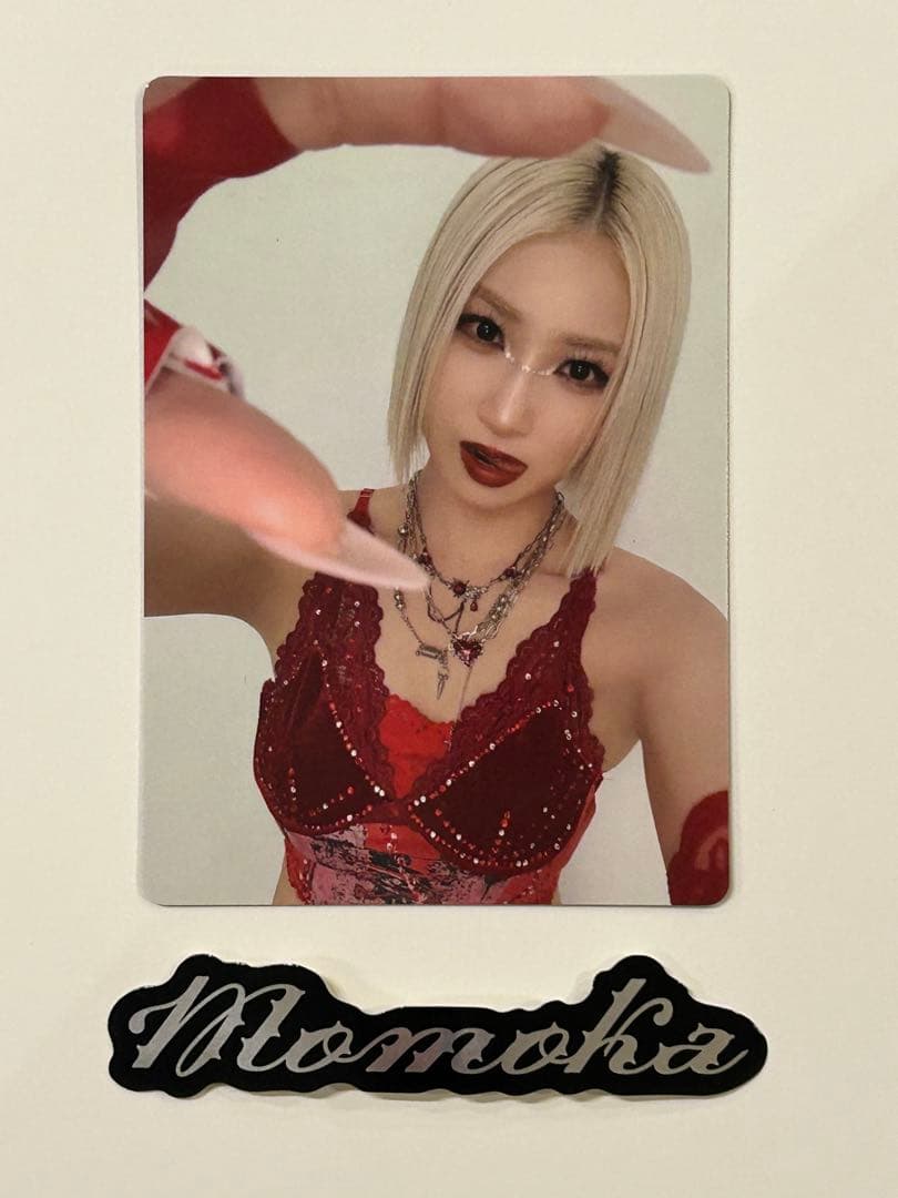 MOMOKA Trading Card HANA Born to Bloom Momoka