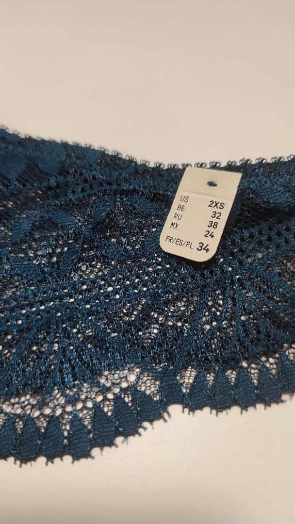 M size etam France Lace Tanga Navy
