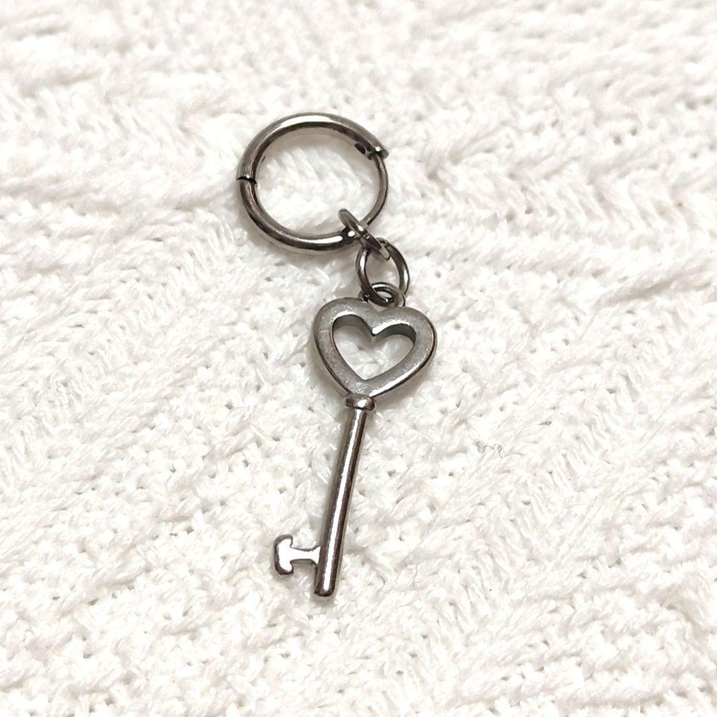 【MEDI STORE】Heart and Key Earrings