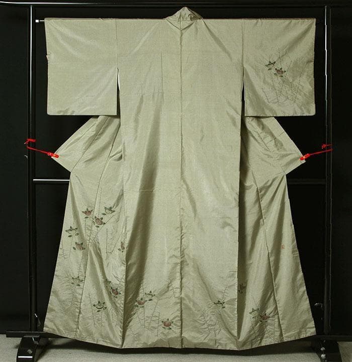 7517■ Aoyama Mitomo - Slightly Slim Fit - Authentic Oshima Tsumugi - Stylish Houmongi Kimono - Beautiful Condition
