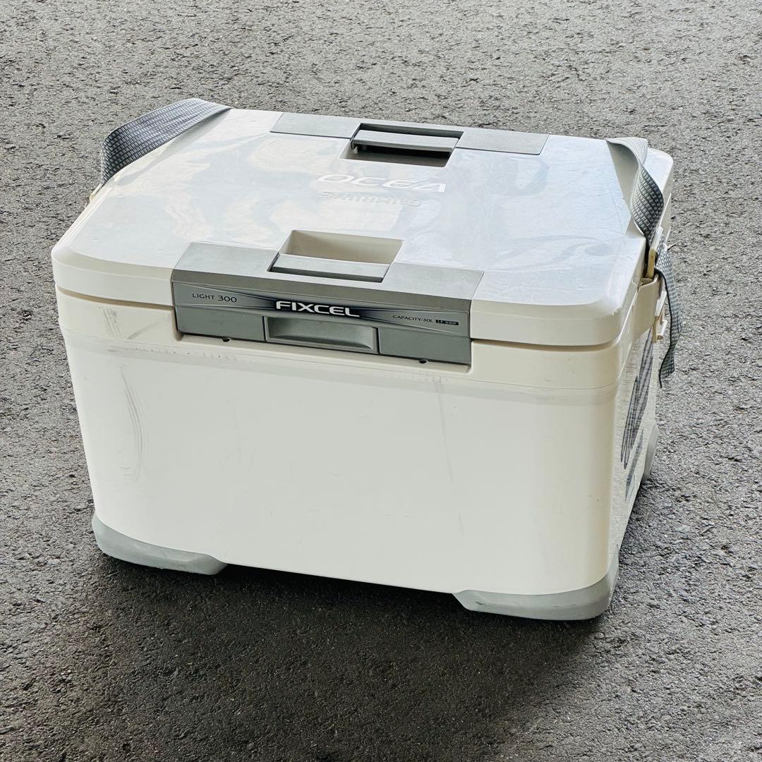 Shimano Fixcell Light 300 White 30L Cooler Box with Belt