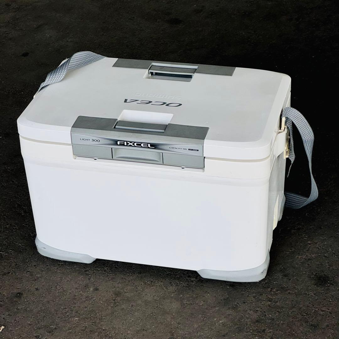 Shimano Fixcell Light 300 White 30L Cooler Box with Belt