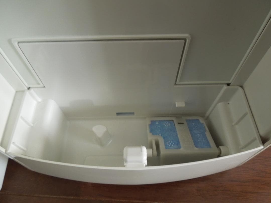 [Unused] SHARP Humidifying Air Purifier KC-30T2-W - Floor/Tabletop Model
