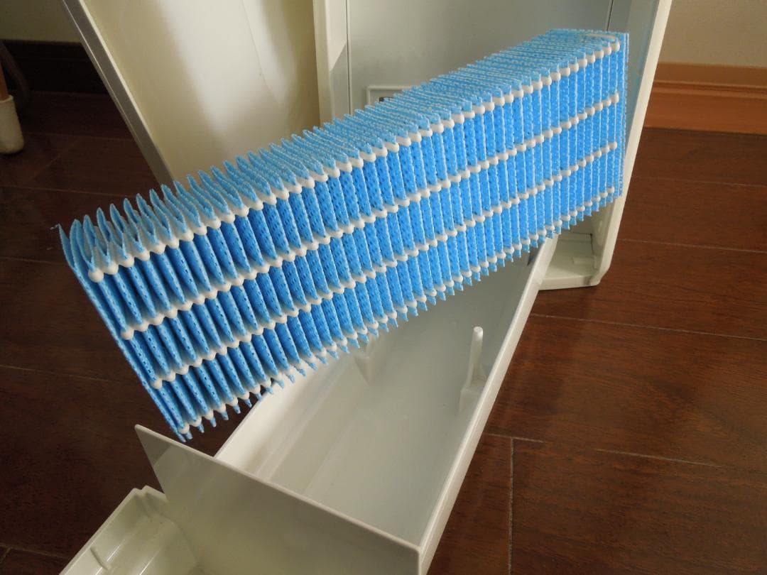 [Unused] SHARP Humidifying Air Purifier KC-30T2-W - Floor/Tabletop Model