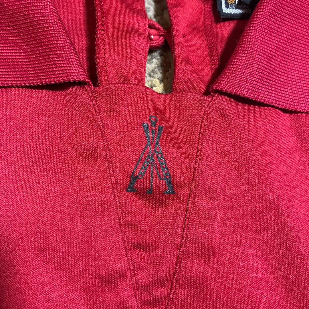 daks red
