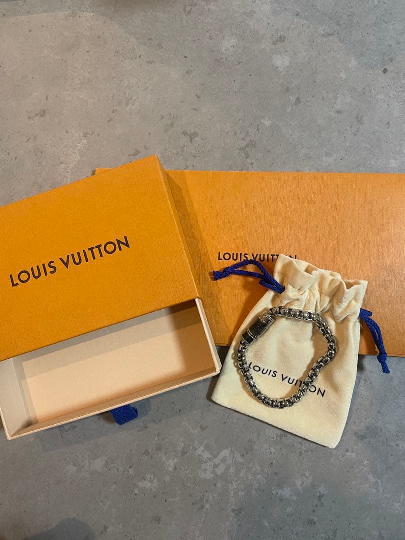 LOUIS VUITTON Silver Chain Bracelet