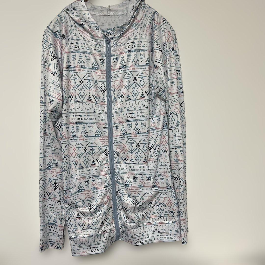 CLOSSHI Geometric Pattern Full Zip Rash Guard, Size L, Good Condition