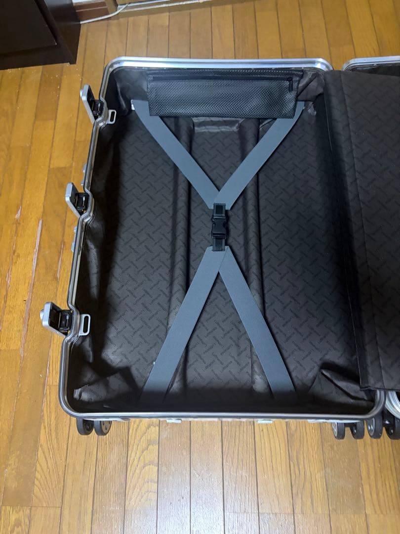 this rimowa