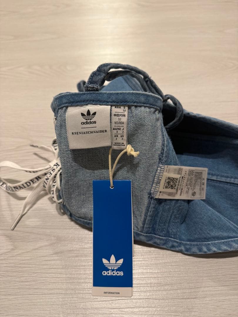 adidas

 / 

Size : S <div class=gnlqyh