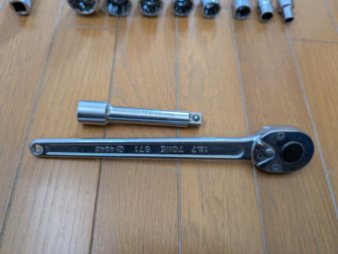 TONE 12.7mm Ratchet with Socket Accessories