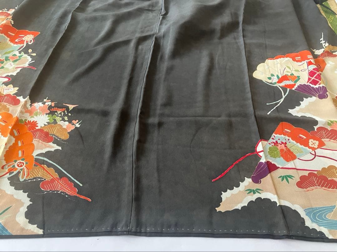 Long-sleeved antique kurotomesode with imperial carriage and bamboo grass motifs