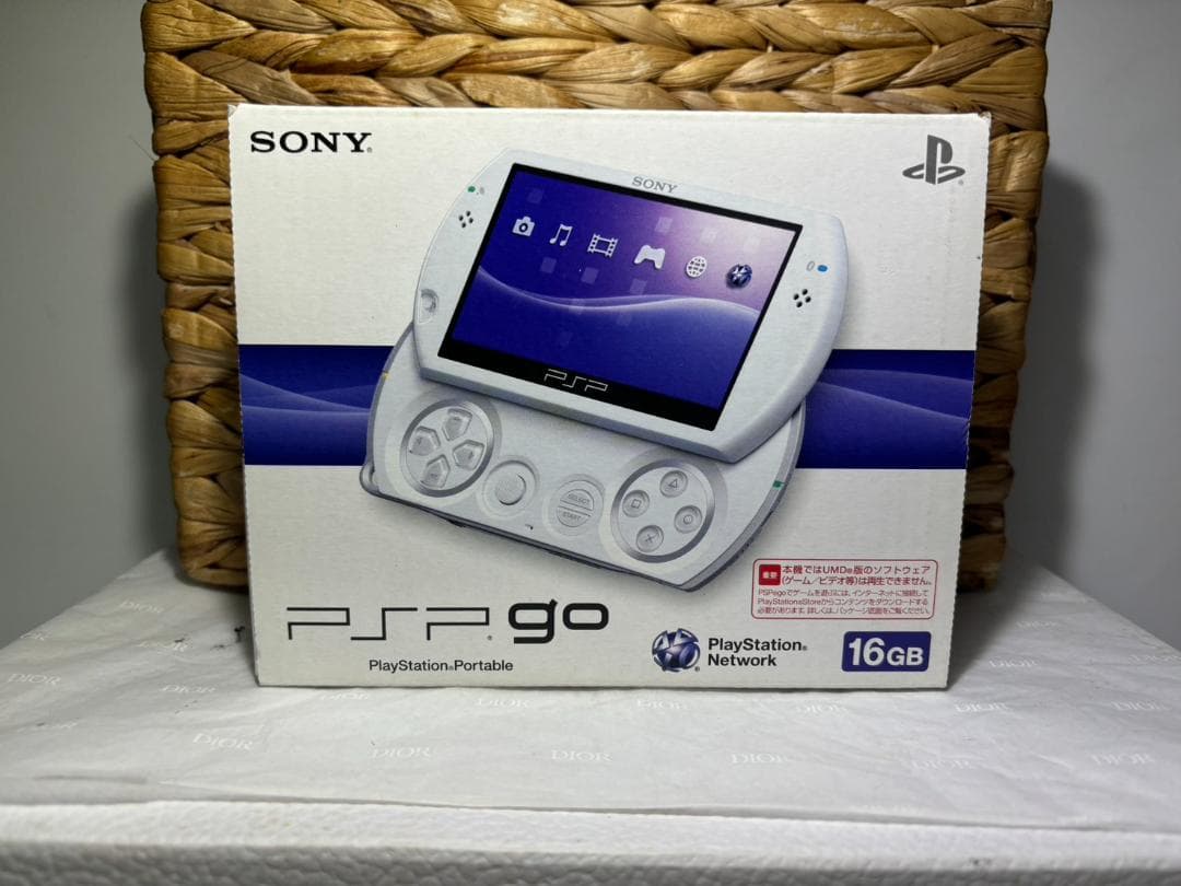 Chapa-sama Rare ☆ PSPgo Console M1009f