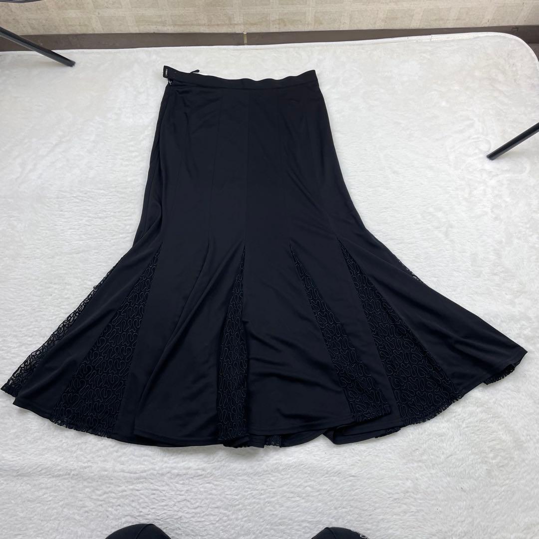 color black<br><br>size