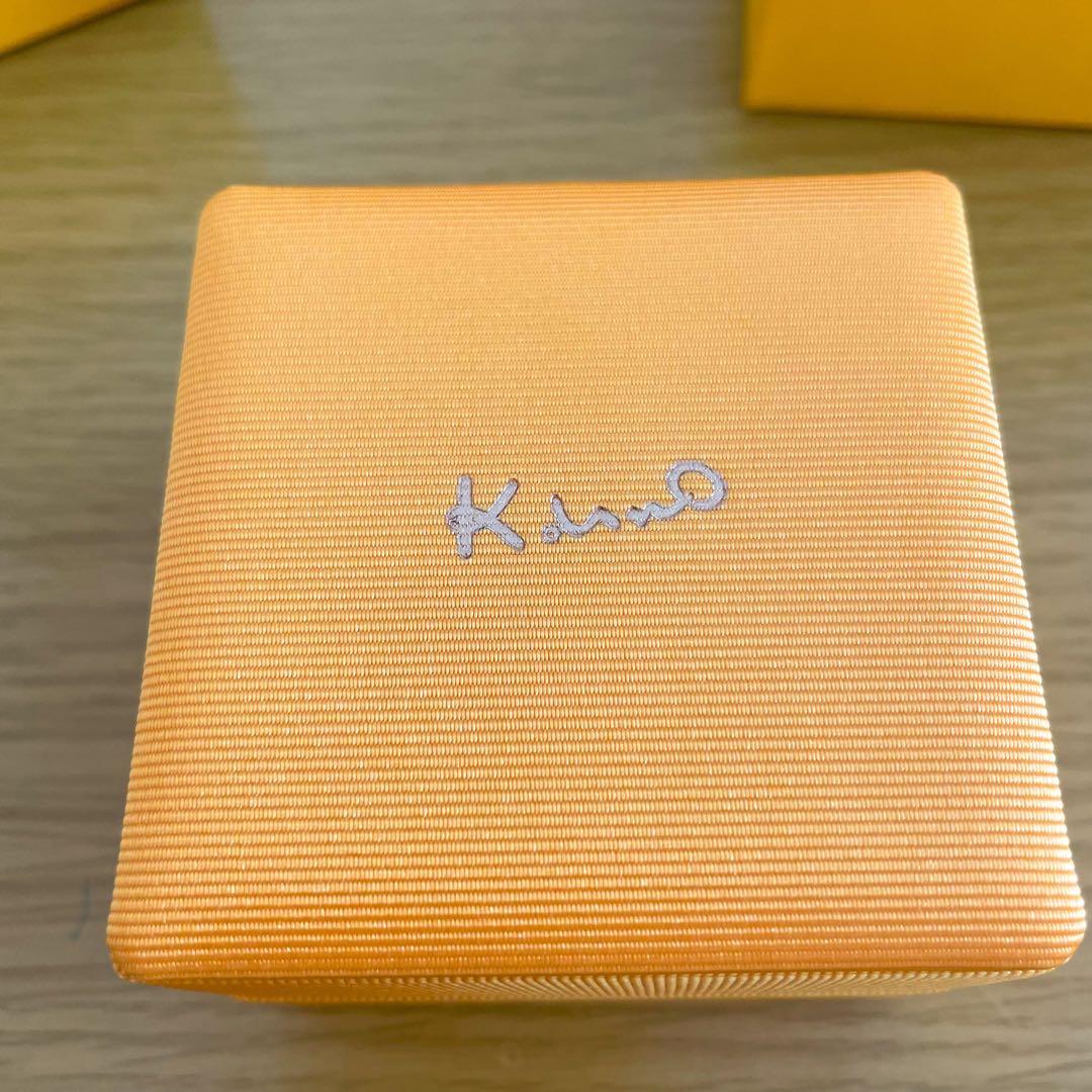 Accessory case with outer box