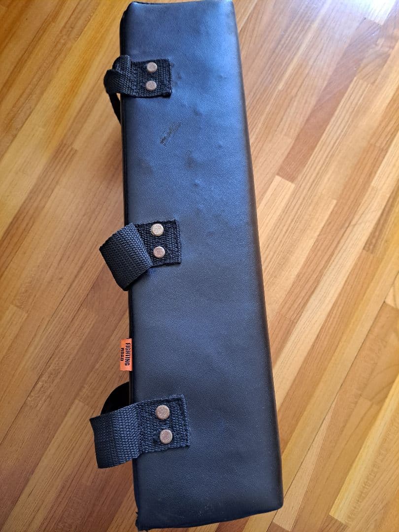 FIGHTING ROAD Kick Mitt 1