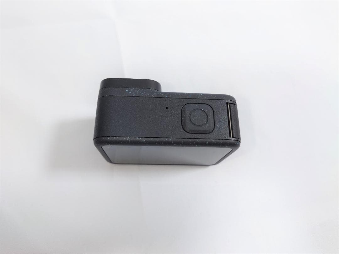 【GoPro 12】GoPro 12 ✨ Housing & 3 Batteries & Charger 【Beautiful Condition】