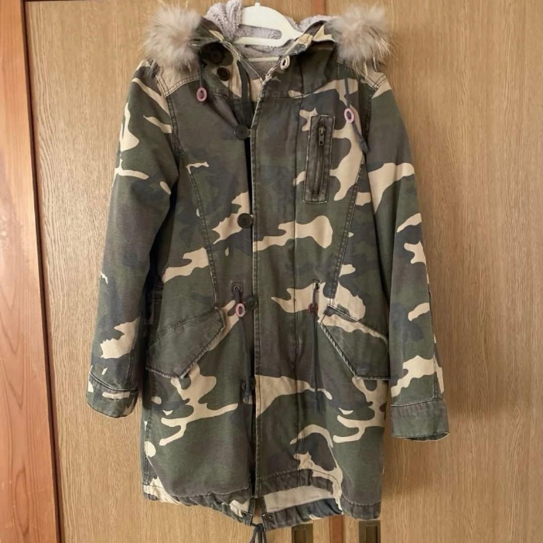 Camouflage pattern mod coat with faux fur trim and removable boa lining