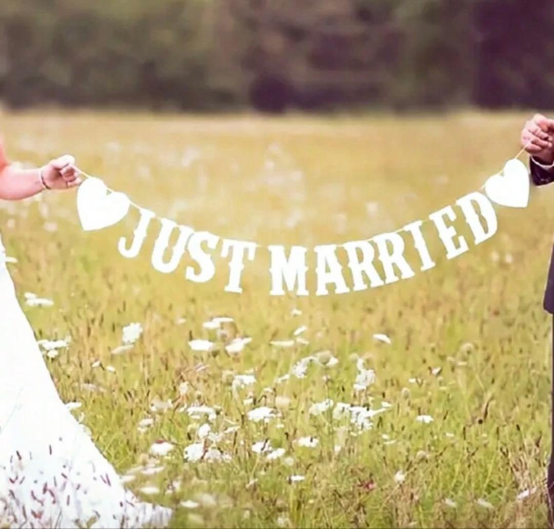 JUST MARRIED Garland