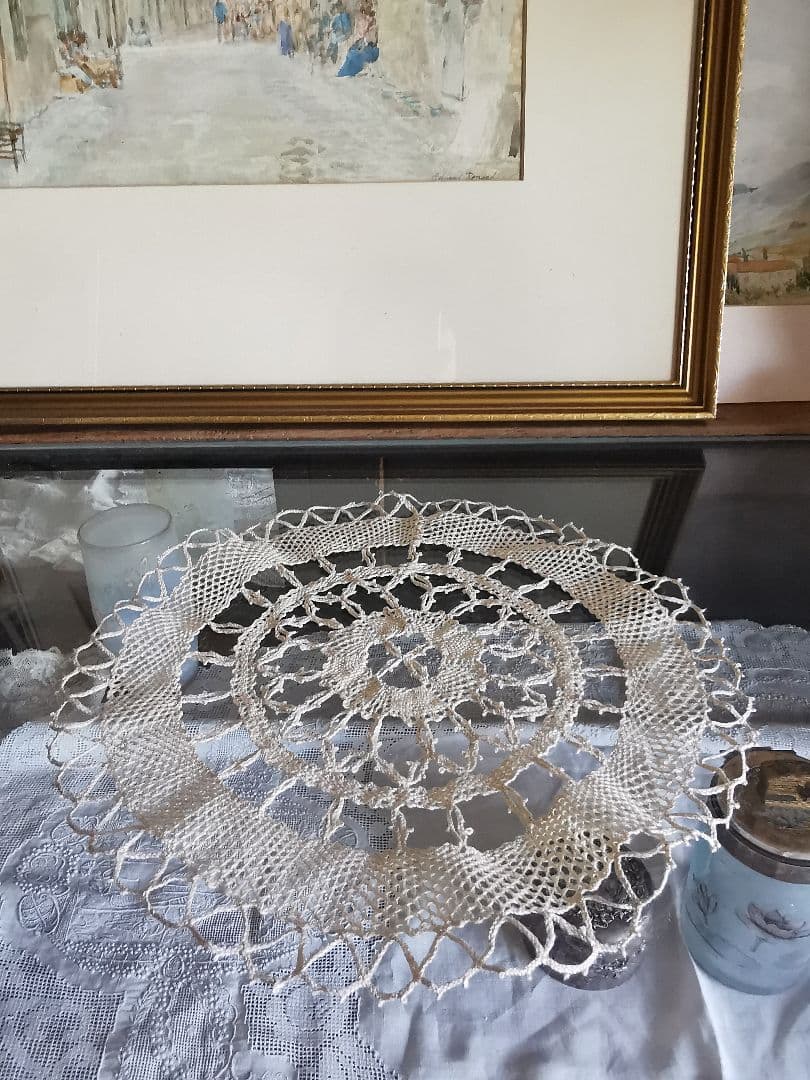 Antique Belgian Bruges Bobbin Lace Linen Round Large Doily