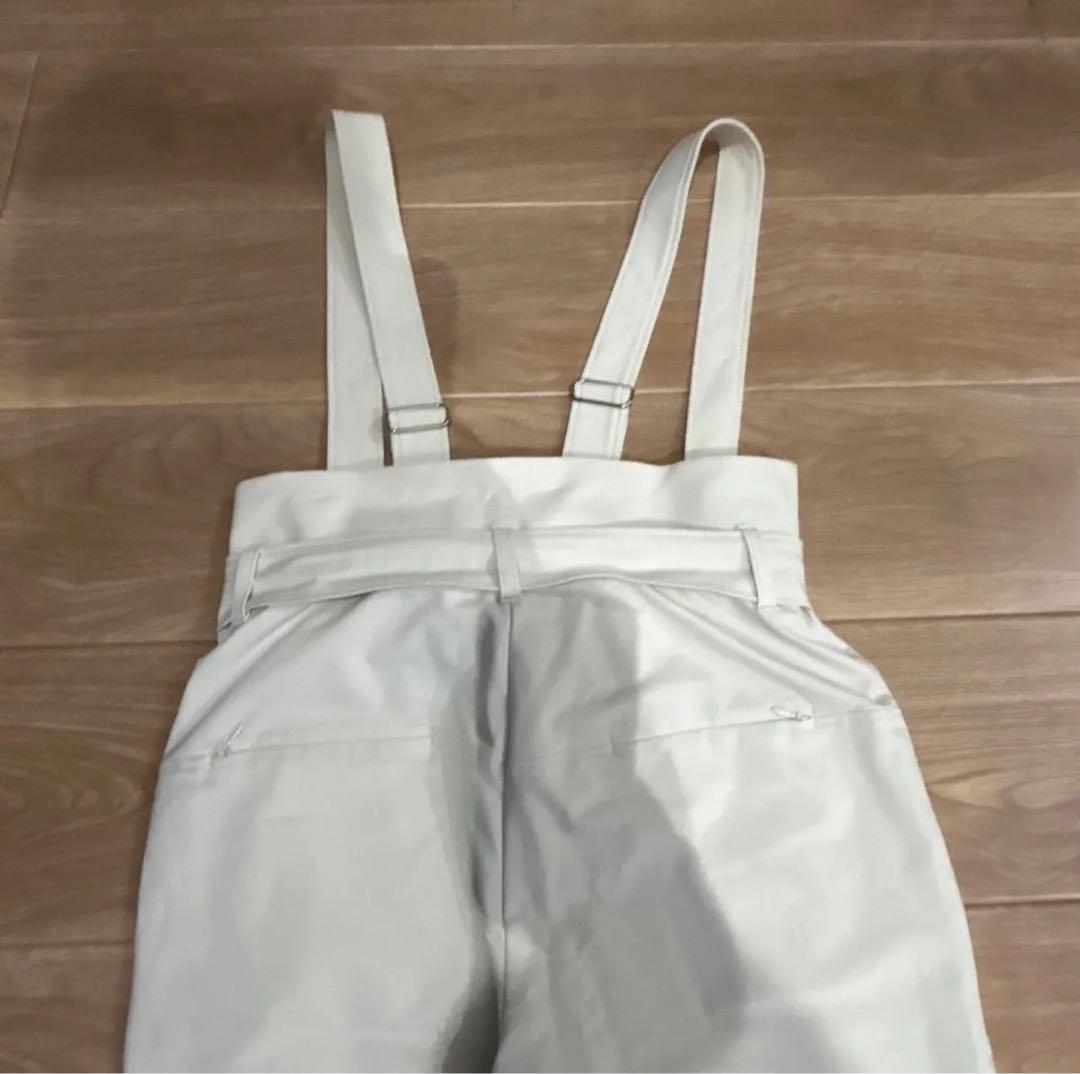 suspenders center